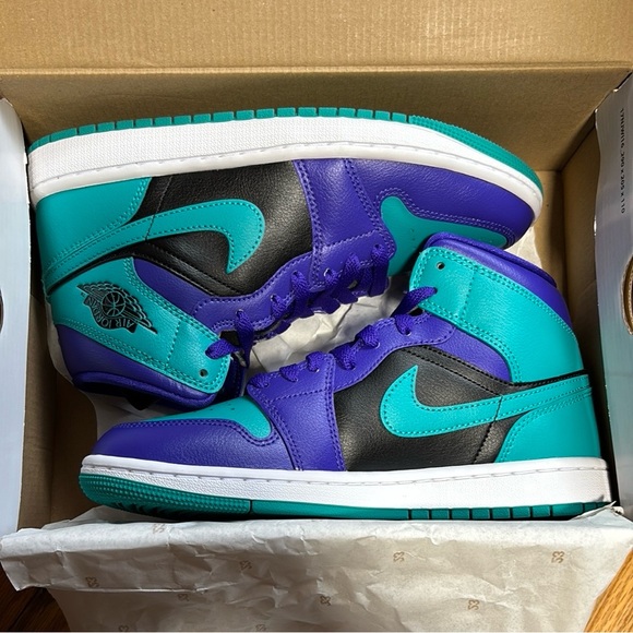 Nike Air Jordan Mid 'Black Grape' 2022 SneakersWomen's size